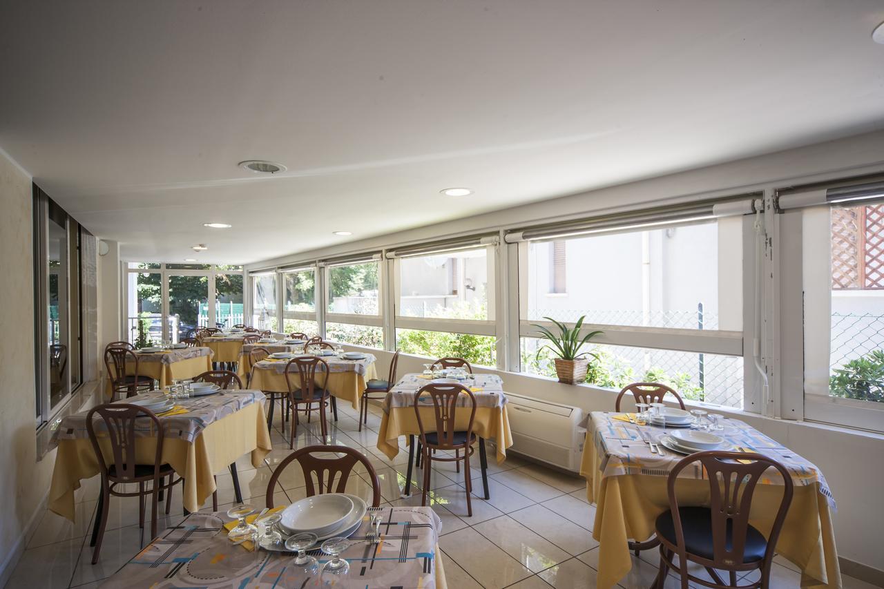 Hotel Taormina Riccione Dış mekan fotoğraf